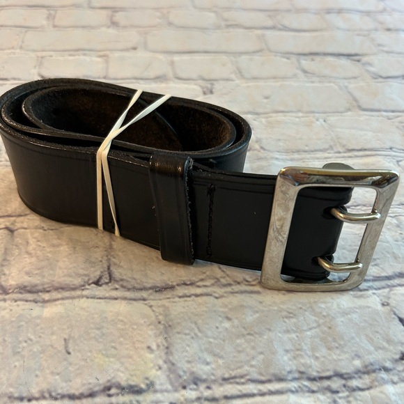 BWF MENS DOUBLE PRONG & HOLES CHUNKY WIDE BLACK LEATHER BELT SIZE 28 - Picture 2 of 11